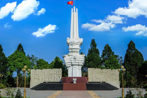 hình ảnh tượng đại chiến thắng bình giã