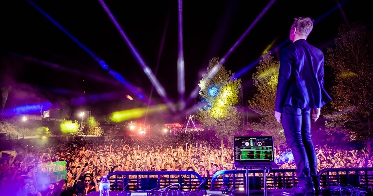 Nhạc EDM là gì? Giải đáp toàn bộ thắc mắc về nhạc EDM cho người mới