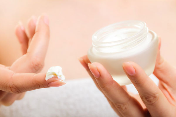 Moisturizer là gì? Tác dụng và Cách phân biệt các loại moisturizer