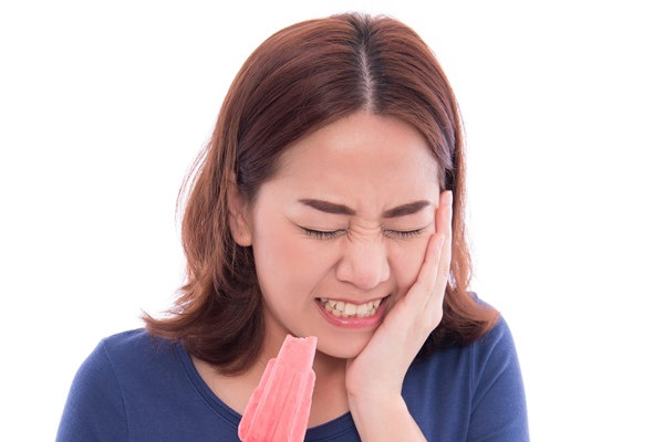 ê răng là bệnh gì và nguyên nhân gây ê răng 